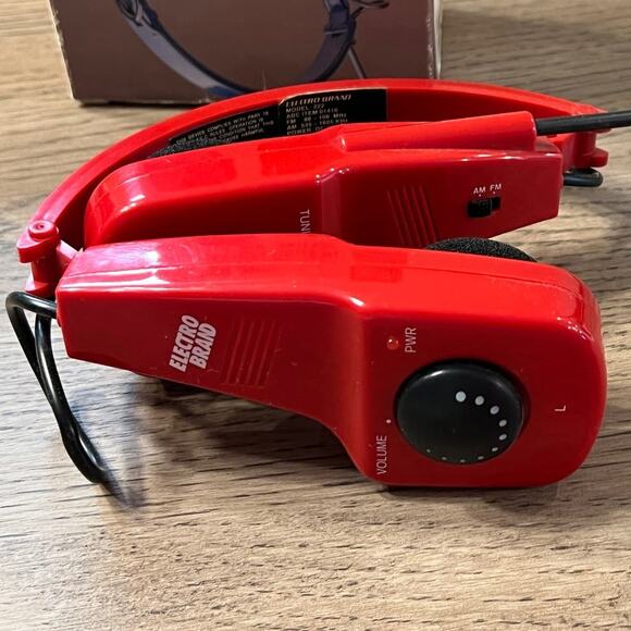 Electro Brand 222 Deluxe AM/FM Headphone Radio Red Retro 80s Works w/ Box Manual - Picture 9 of 16